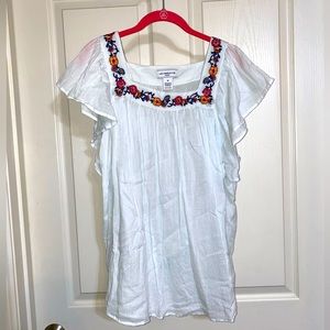 Liz Claiborne - White Top w/ Floral Embroidery